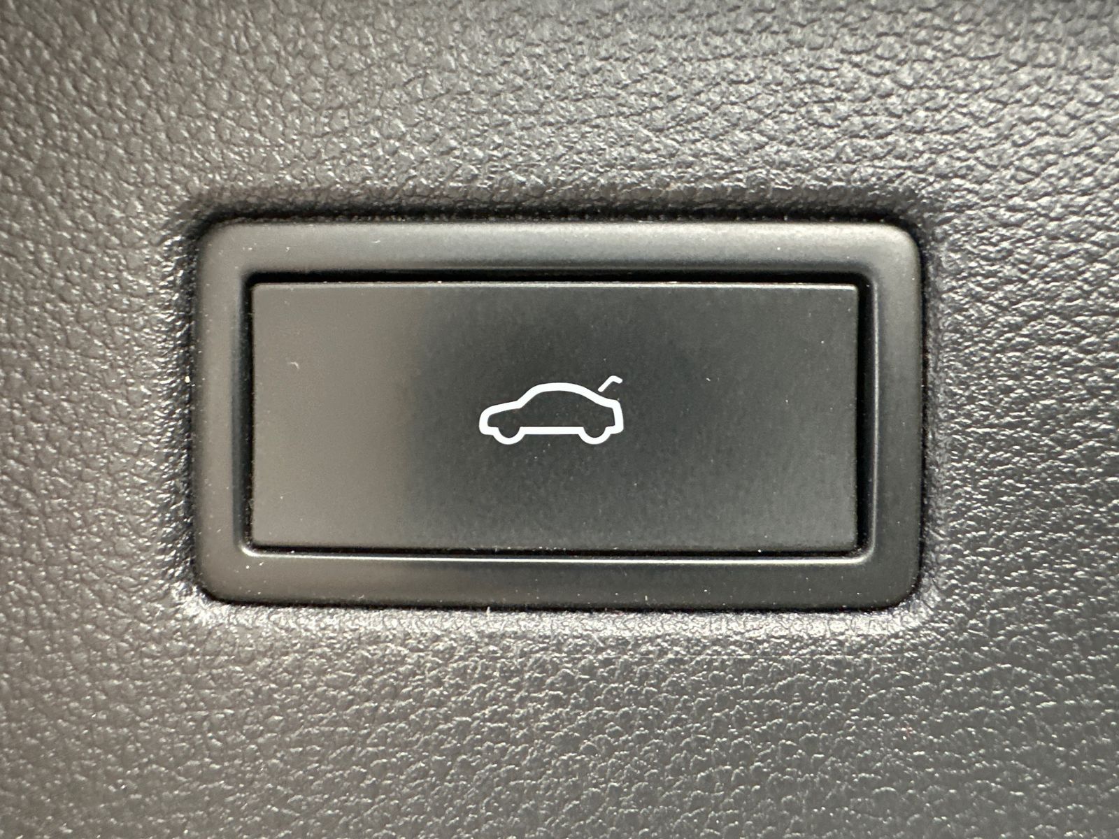 Fahrzeugabbildung SEAT Tarraco 1.4 e-Hybrid Xperience NAV+LED+PANO+AHK