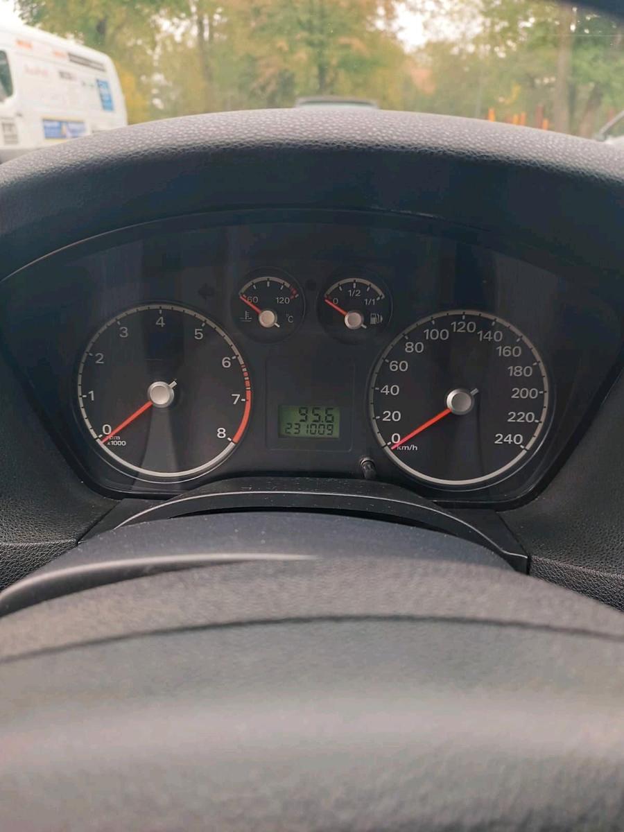 Ford Focus 2005 — двигун