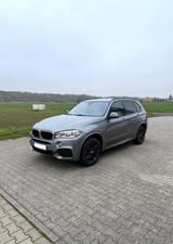 BMW X5 xDrive30d M HUD 360 Kamera Harman Standheizun - BMW X5 Gebrauchtwagen in Frankfurt