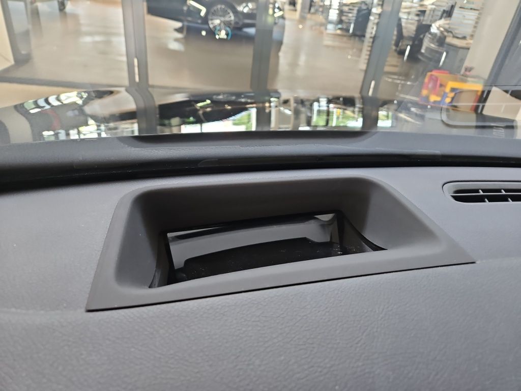 Fahrzeugabbildung Mercedes-Benz A 250 e AMG Night Navi HUD LED Sound SHZ Ambie.