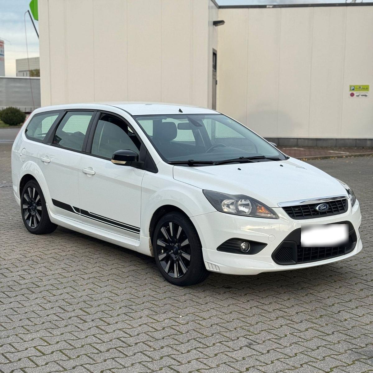 Ford Focus 2011 — engine 125 HP (92kW)