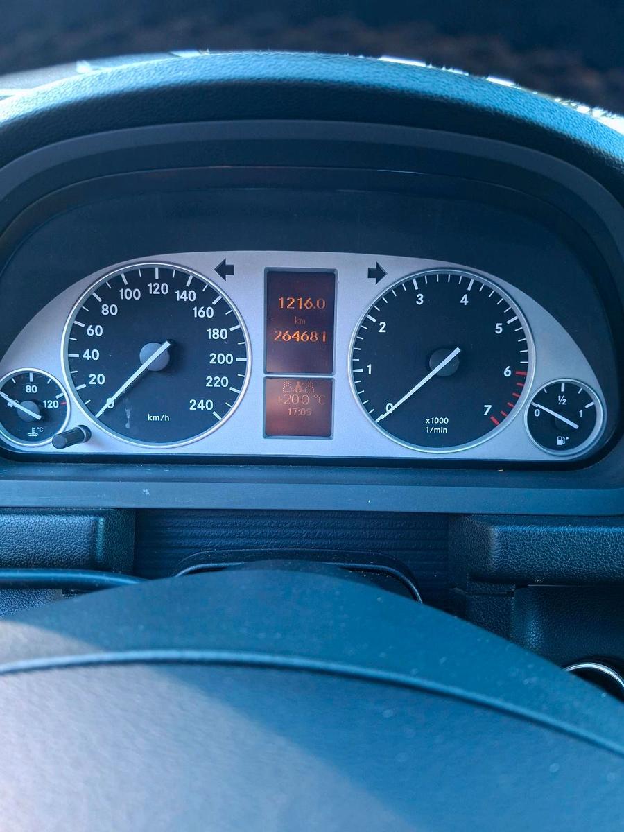 Mercedes-Benz B200 2007 — photo 11