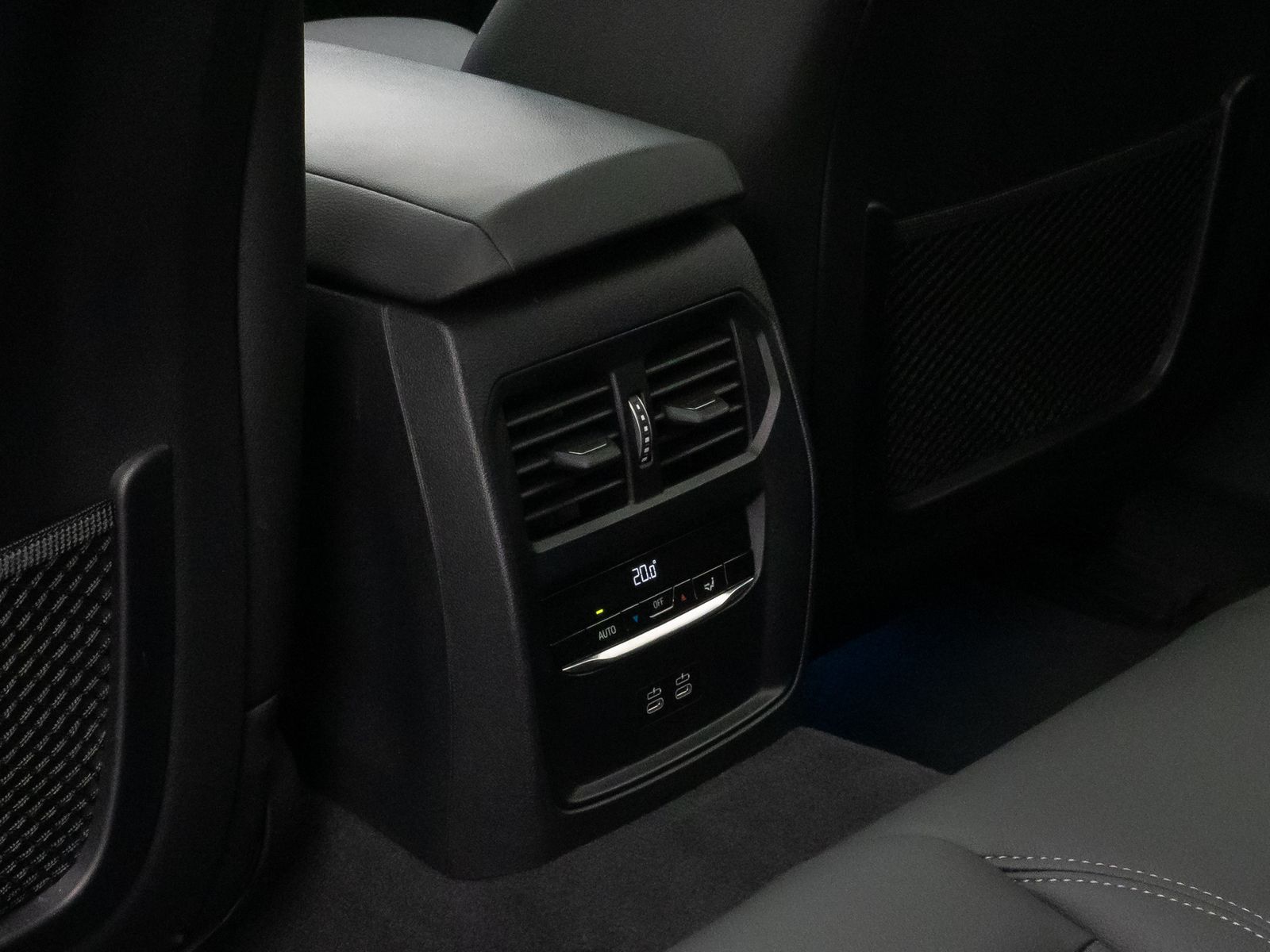 Fahrzeugabbildung BMW i4 M50 Gran Coupé Glasdach Kamera HUD H/K 20Zoll