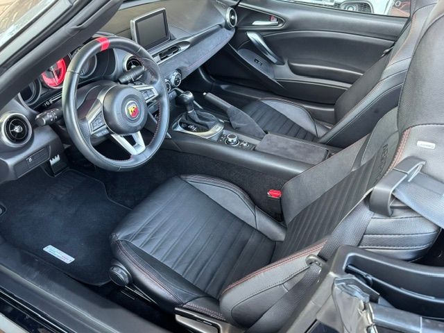 Fahrzeugabbildung Abarth 124 Spider 1.4 MultiAir Turbo AT Turismo LED NAV