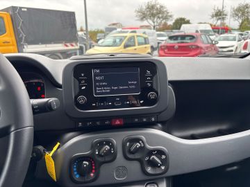 Bild 12 Fiat Panda Base 1.0 Mild Hybrid DAB Klima teilb.Rücks