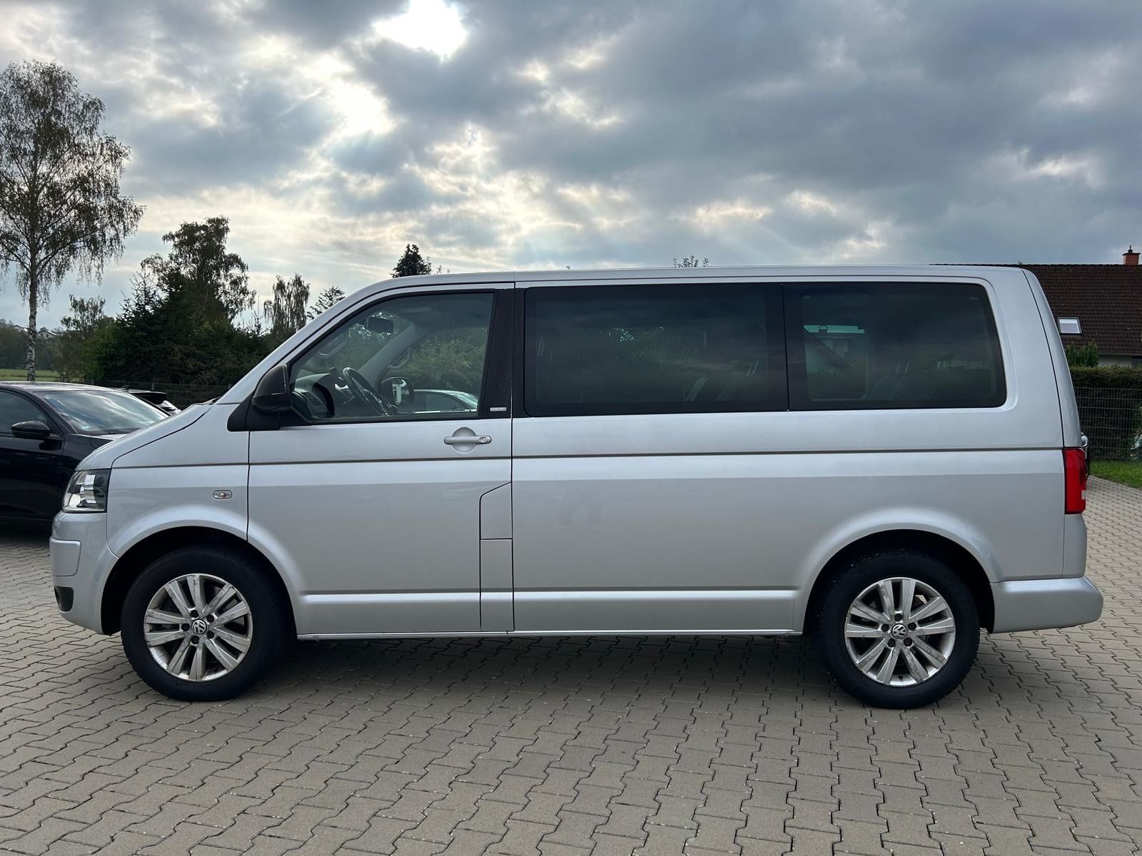 Fahrzeugabbildung Volkswagen T5 Multivan 2.0 TDI Match°Standheizung