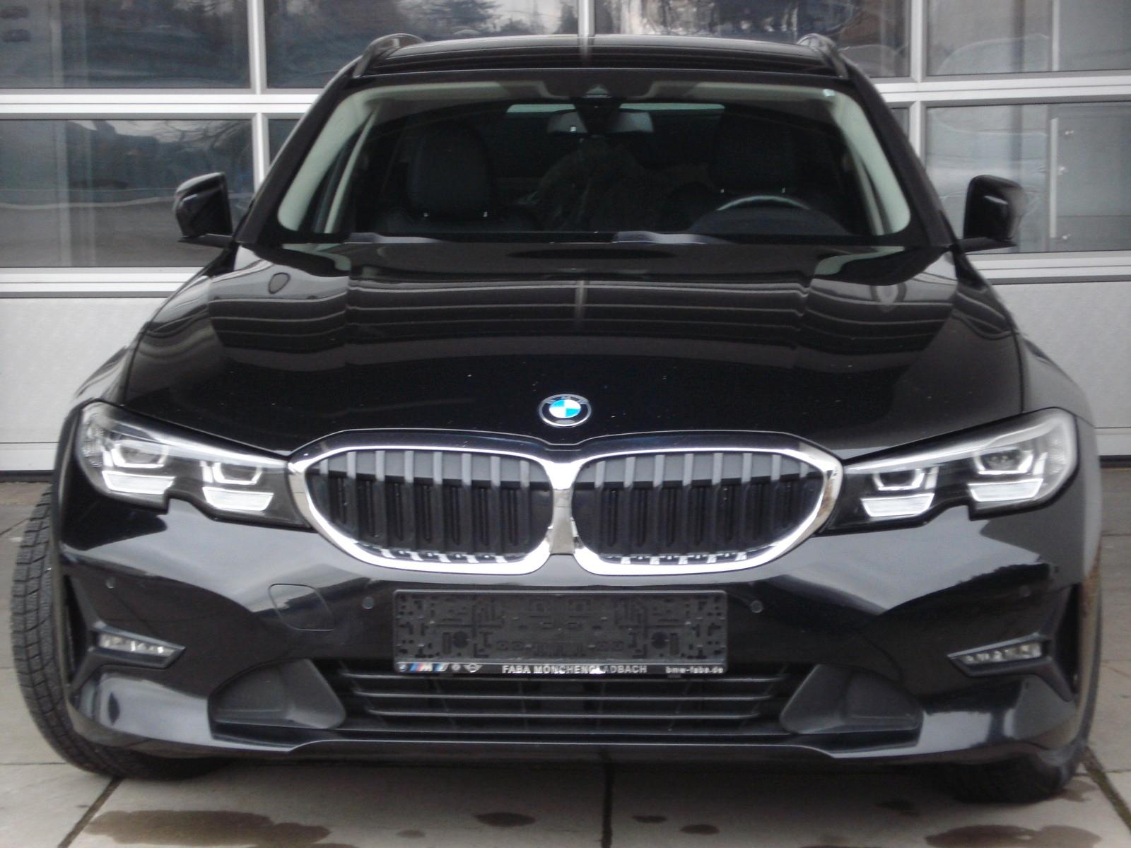 BMW 318dA Touring Advantage Live Cockpit Sportsitze