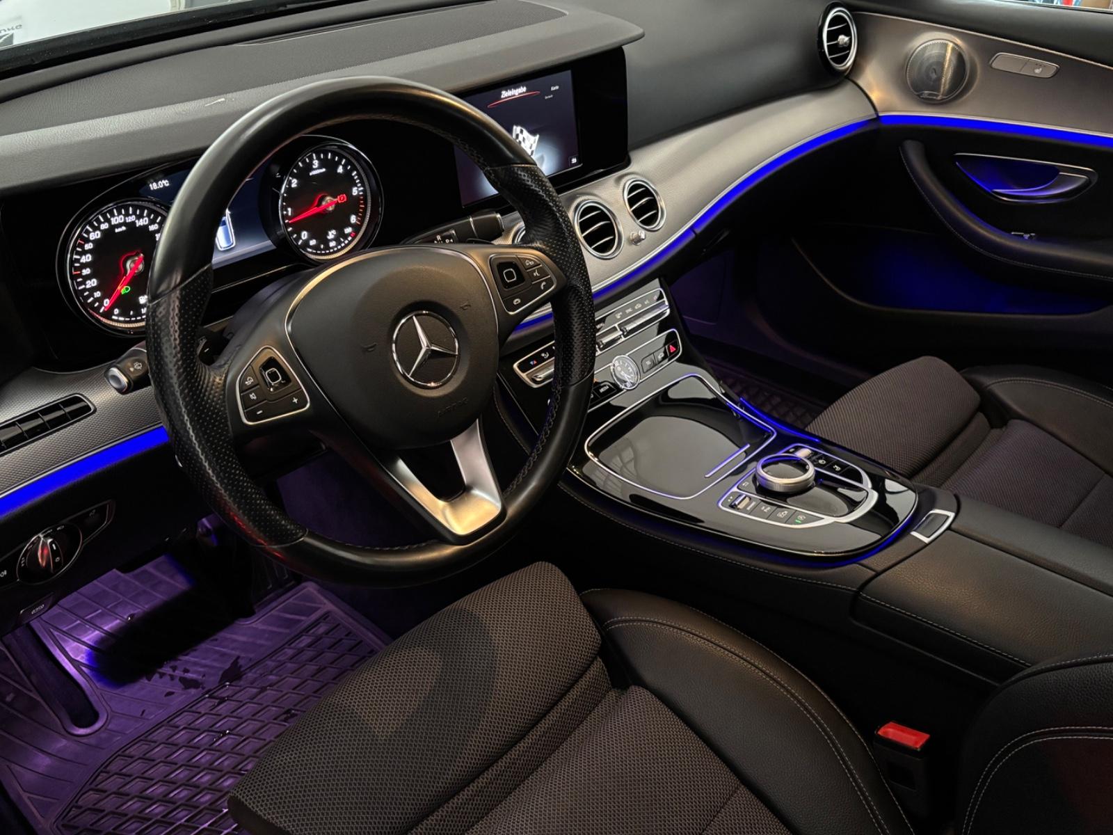 Mercedes-Benz E 220d Automatik,Scheckheft,Burmester,AHK,Navi