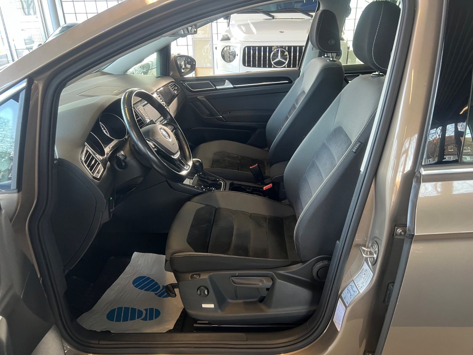 Fahrzeugabbildung Volkswagen Golf Sportsvan 1.4 TSI DSG Highline