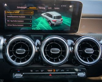Fahrzeugabbildung Mercedes-Benz GLB 250 4Matic AMG Line PANO|AHK|LED|KEYLESS|KAM