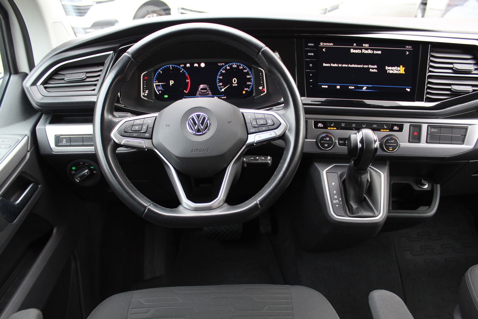 Volkswagen T6.1 Multivan Edition 150PS DSG LED Navi ACC AHK foto 5