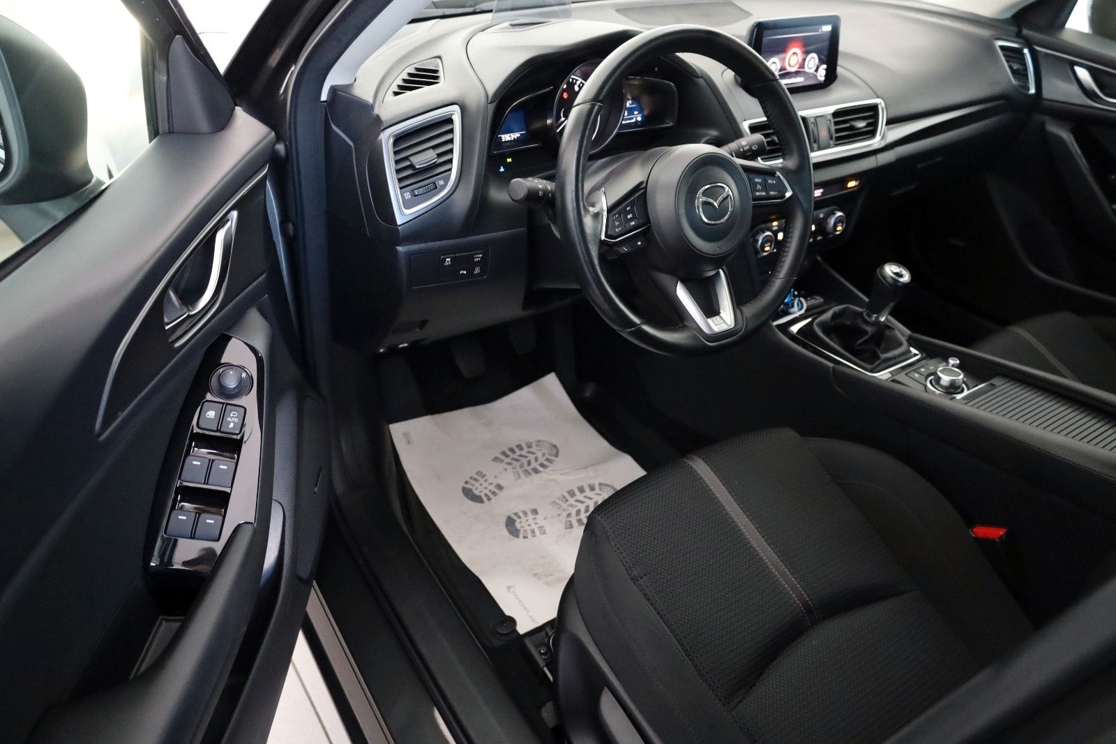 Fahrzeugabbildung Mazda 3 Lim. Sports-Line Navi,LED,SH,PDC,Kamera,HUD