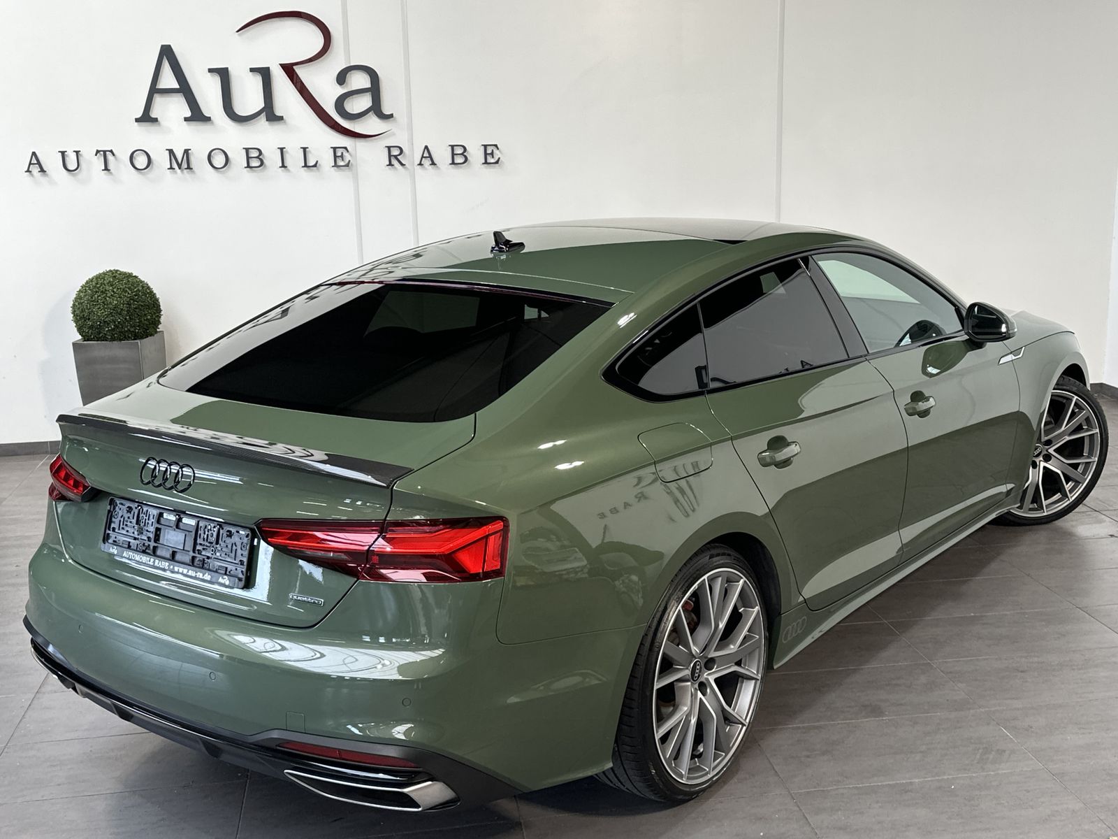 Fahrzeugabbildung Audi A5 SpB 40 TFSI Qu S-Line Black NAV+LED+PANO+20ZO