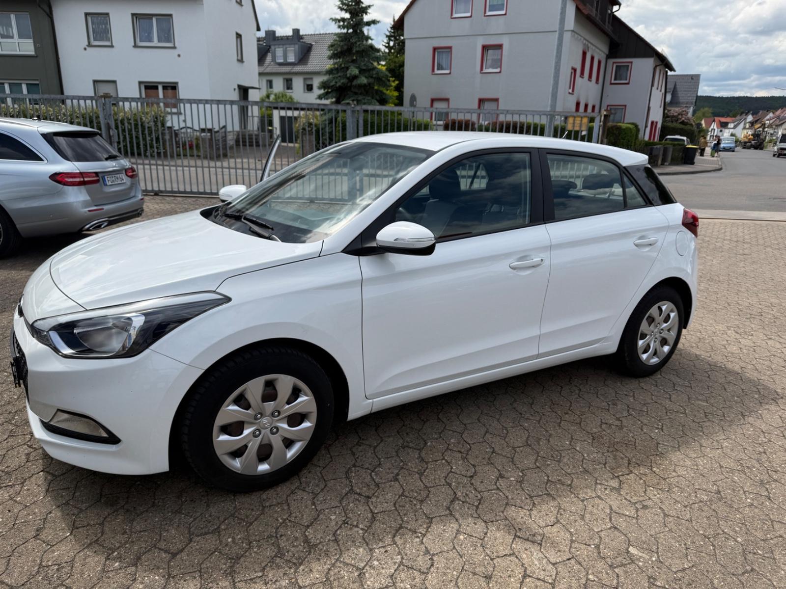 Hyundai i20 KLIMA, EFH,ZV,ÖL NEU,TOP