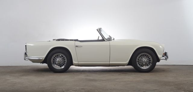 Triumph TR4