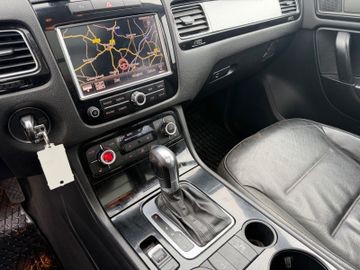 Volkswagen Touareg - 11