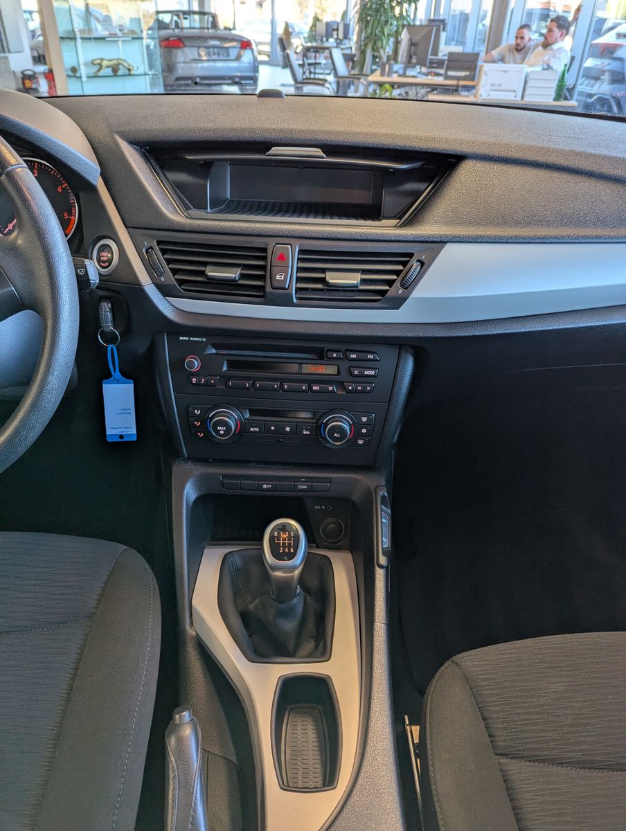 BMW X1 18 d x-Line Bi-Xenon Klimaautomatik Metallic - Image 20