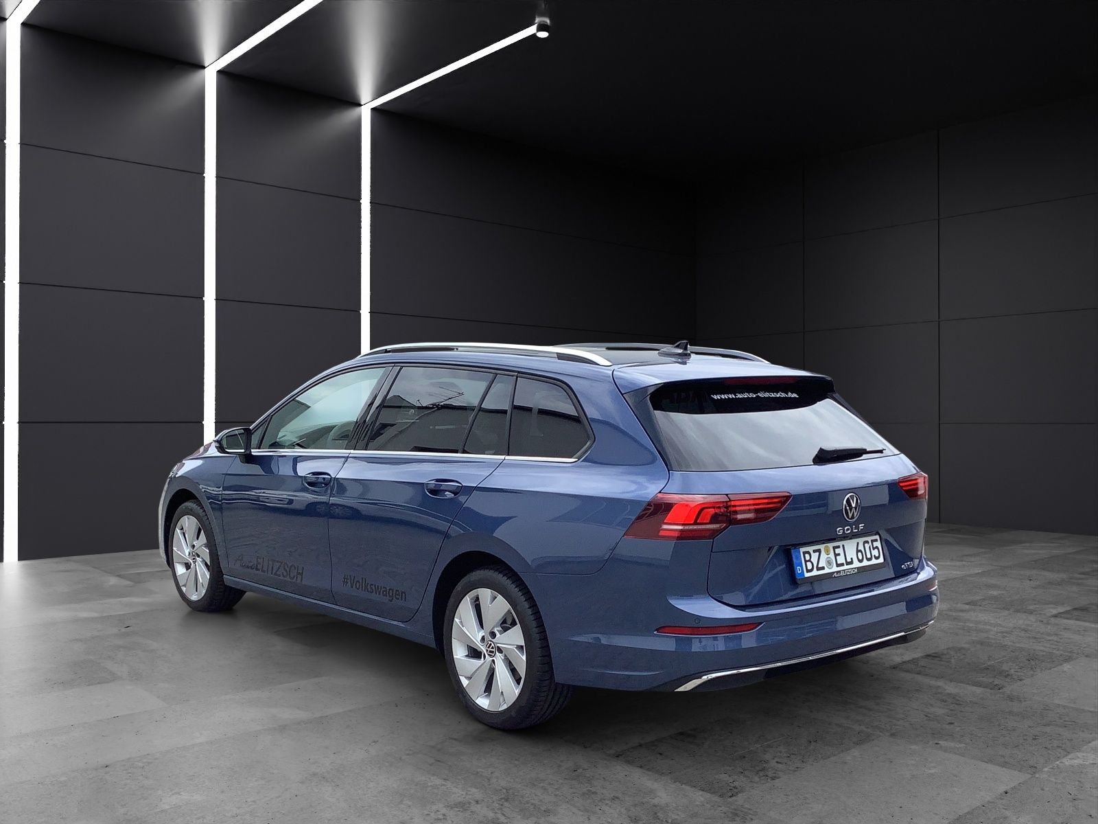 Fahrzeugabbildung Volkswagen Golf VIII Variant TSI Style AHK HuD PANO ACC 360