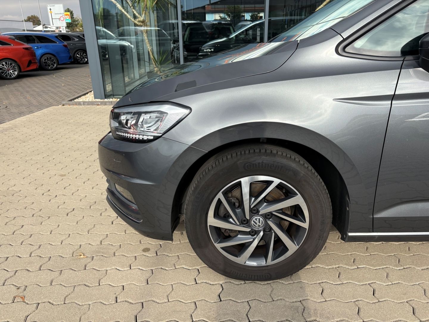 Fahrzeugabbildung Volkswagen Touran 1.6 TDI Comfortline BMT Start-Stopp