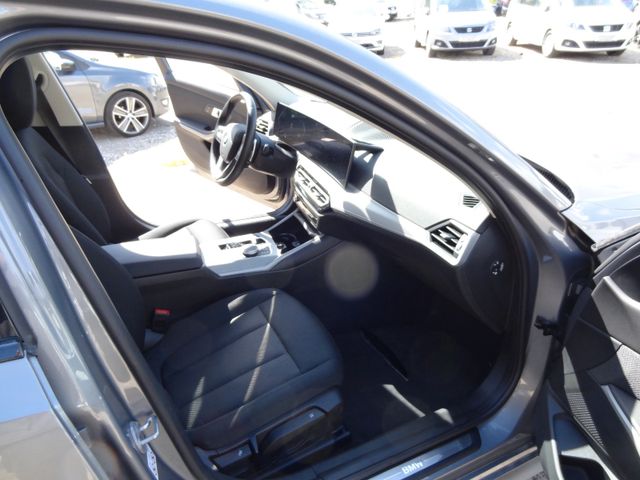 Fahrzeugabbildung BMW 318 i/1.Hand/Curved/LED/Navi/SitzH/2.500km/