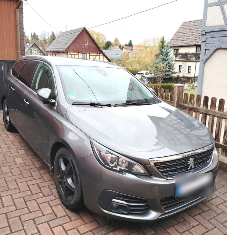 Image of Peugeot e-308