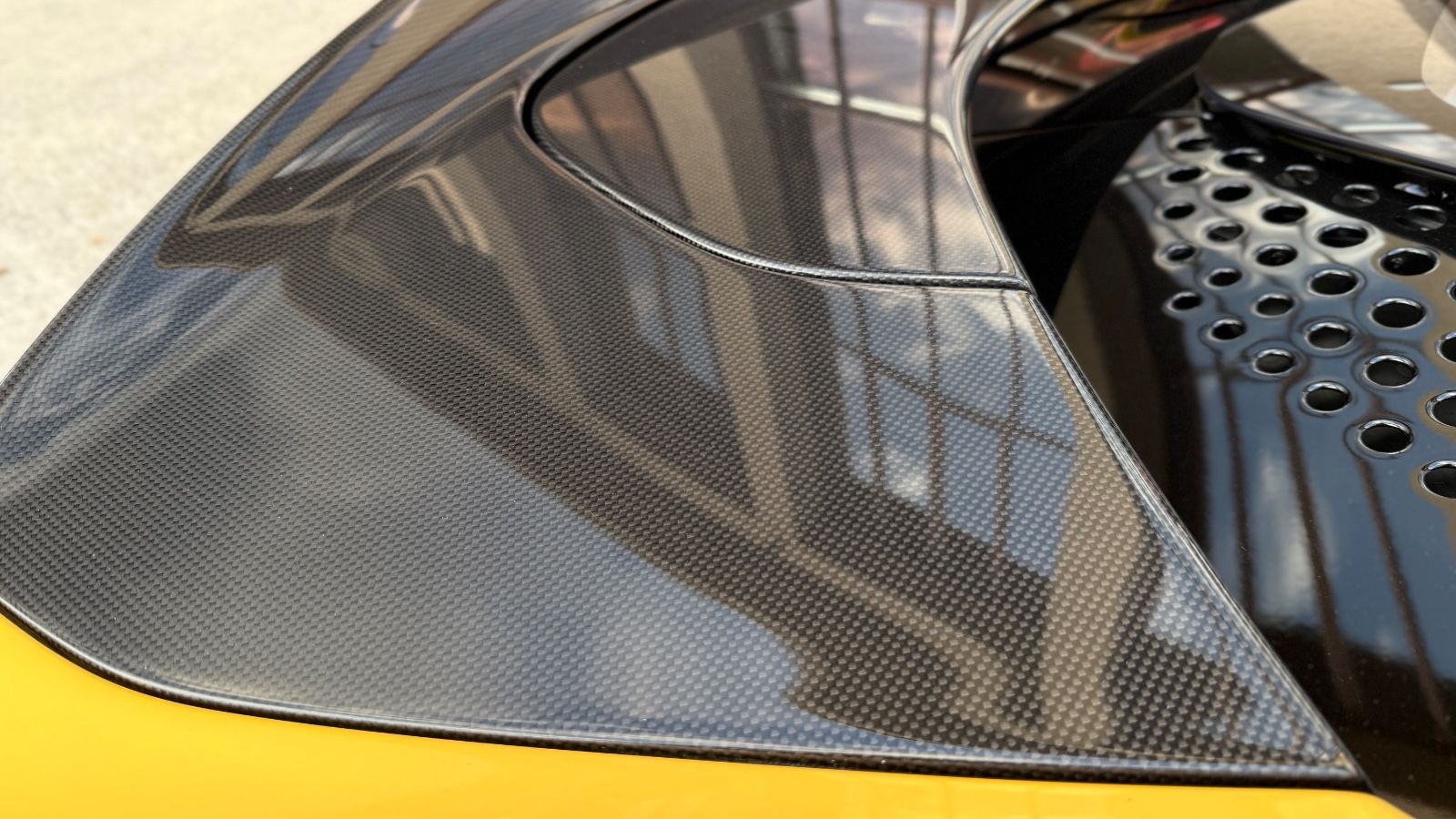 Fahrzeugabbildung Ferrari SF90*AssettoFiorano*VollCarbon*Atelier