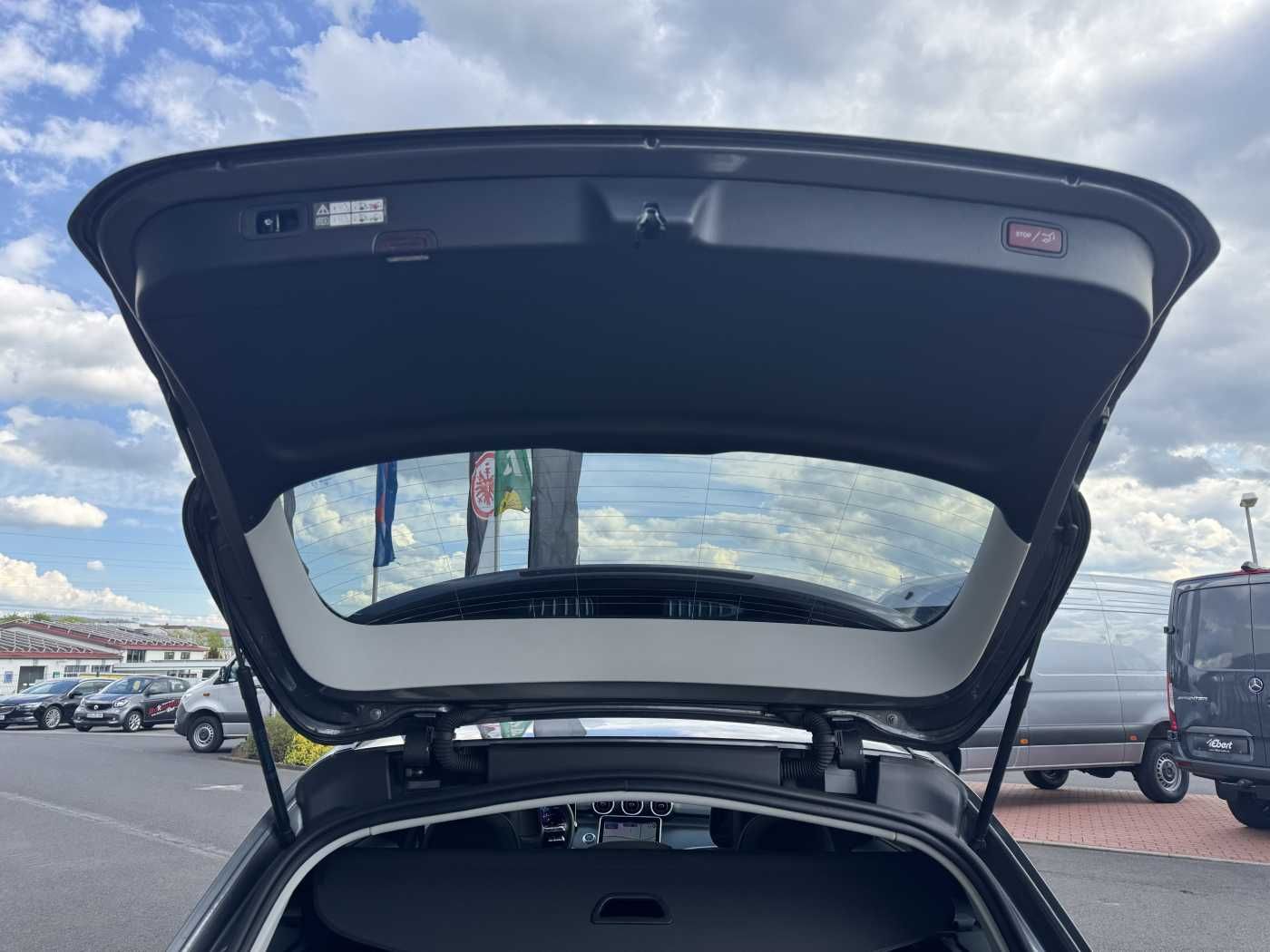 Fahrzeugabbildung Mercedes-Benz C 200 T AMG Pano+AHK+RFK+Memory+Night+ TotW