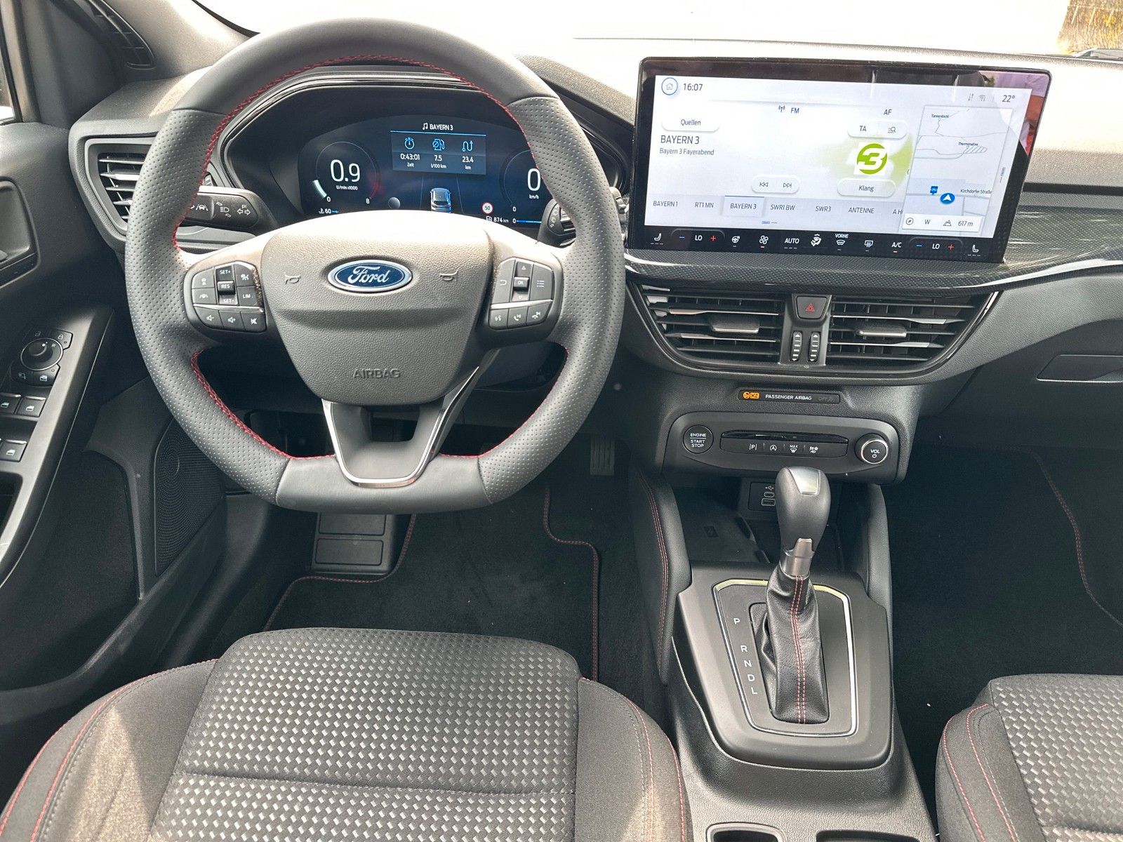 Fahrzeugabbildung Ford Focus Turnier ST-Line X AHK, Winter-Paket, PDC