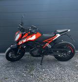 KTM Duke 125 - KTM 125