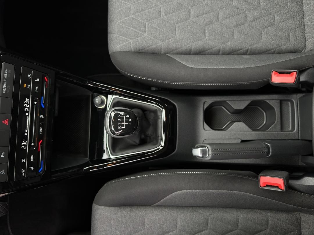 Fahrzeugabbildung Volkswagen T-Cross Life Life,GJR,Navi,App-Connect,Climatron