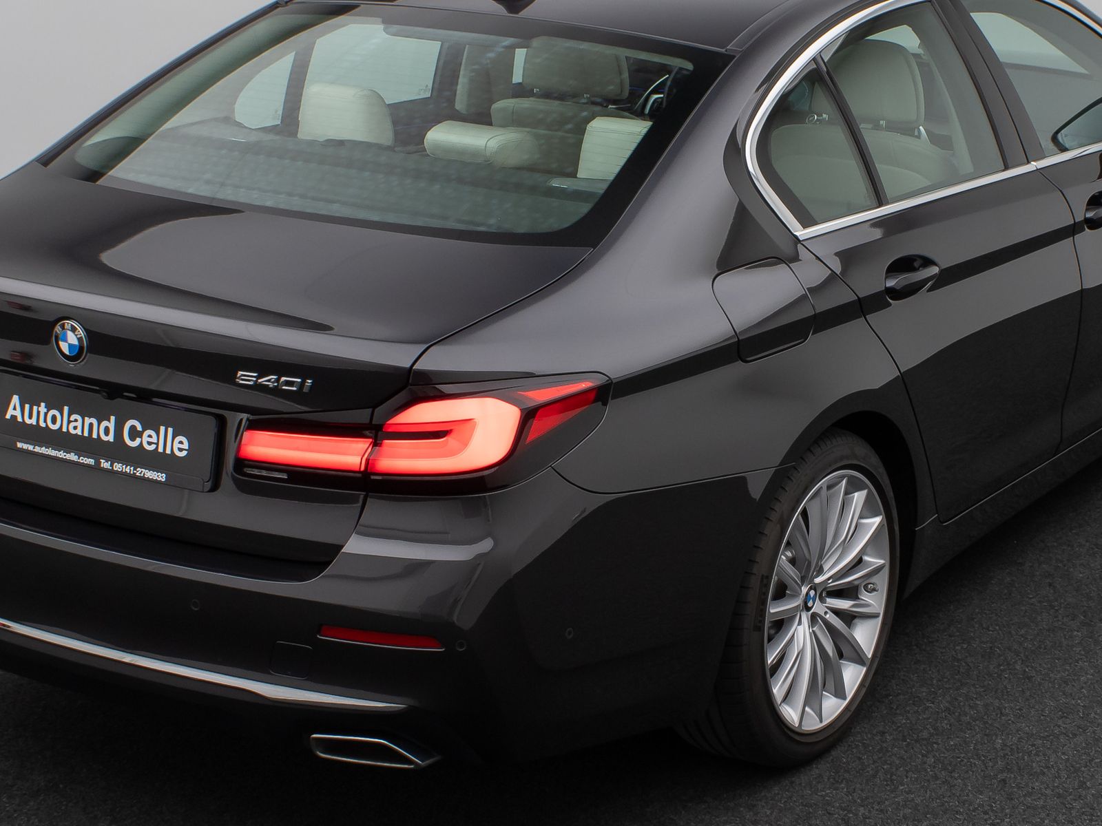 Fahrzeugabbildung BMW 540i Luxury Line Kamera Glasdach Laser HUD H/K