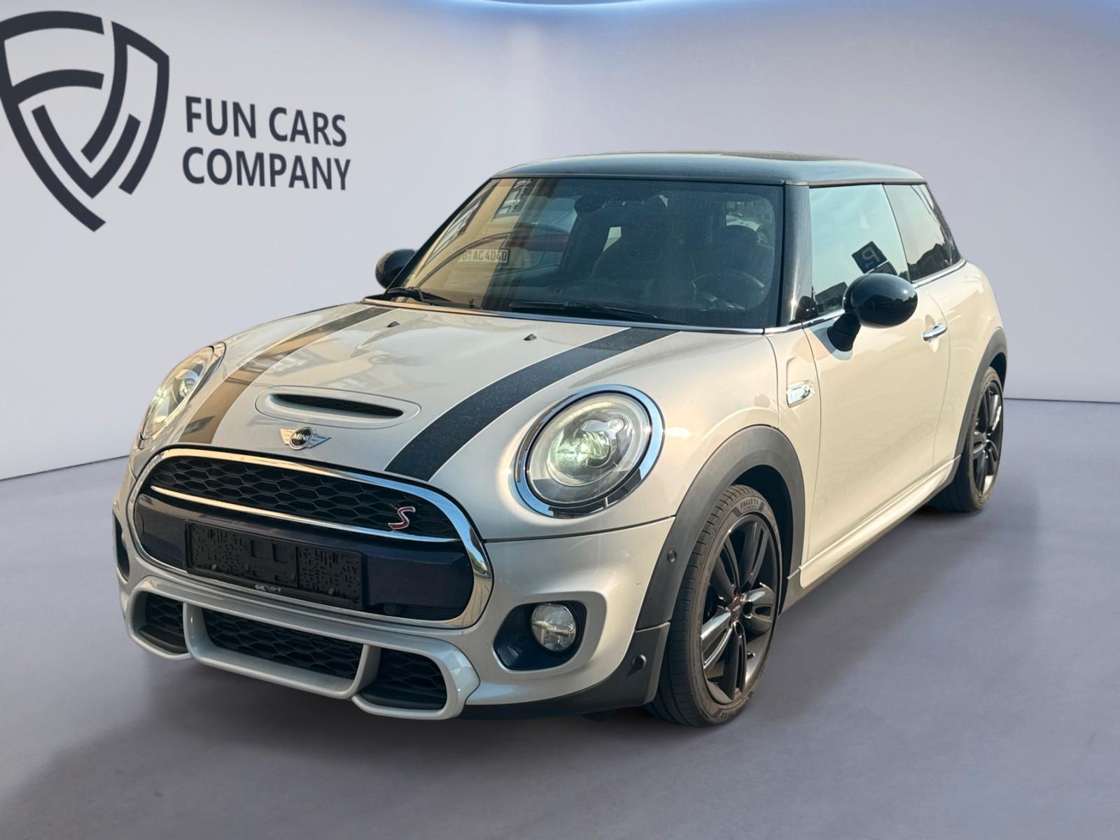MINI Cooper SJCW, HUD, SHZ, LED, PDC V/H, H&K