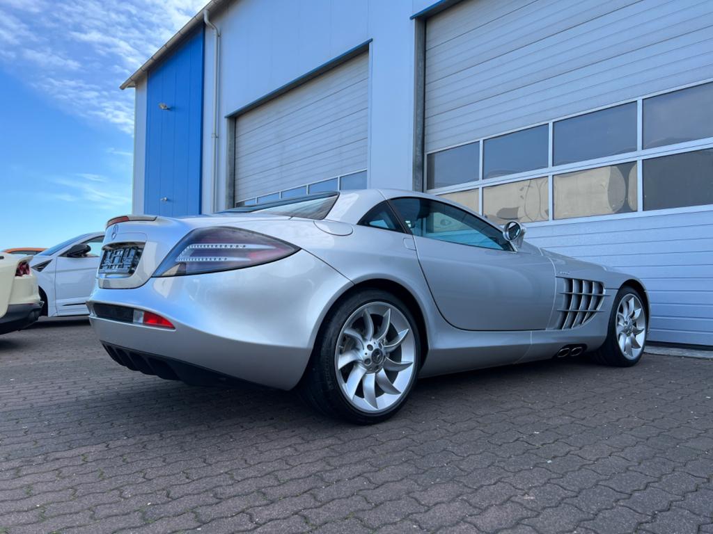 Mercedes-Benz SLR