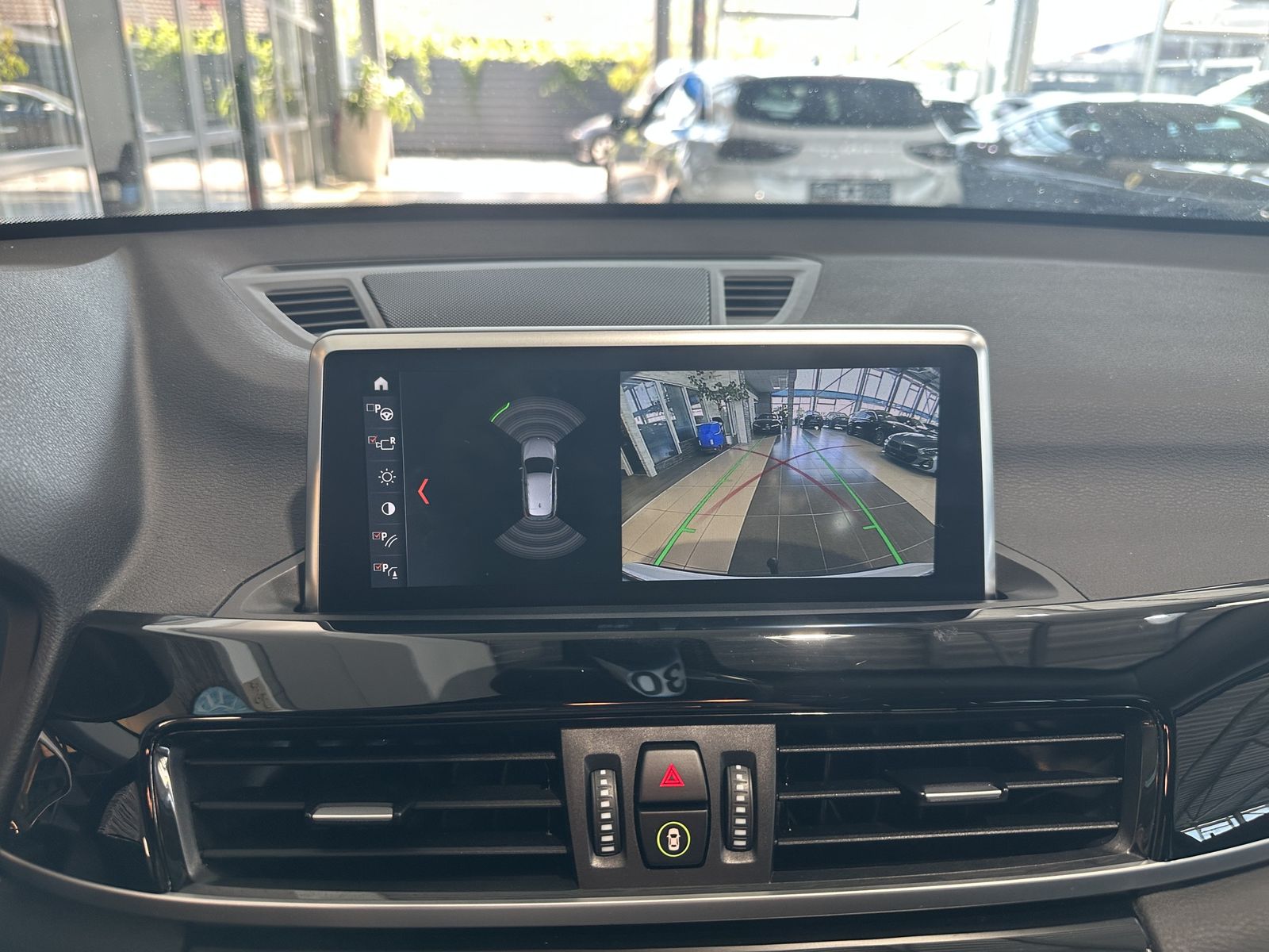 BMW X1 18d Advantage sDrive Navi R.Cam AHK LED SHZ foto 15
