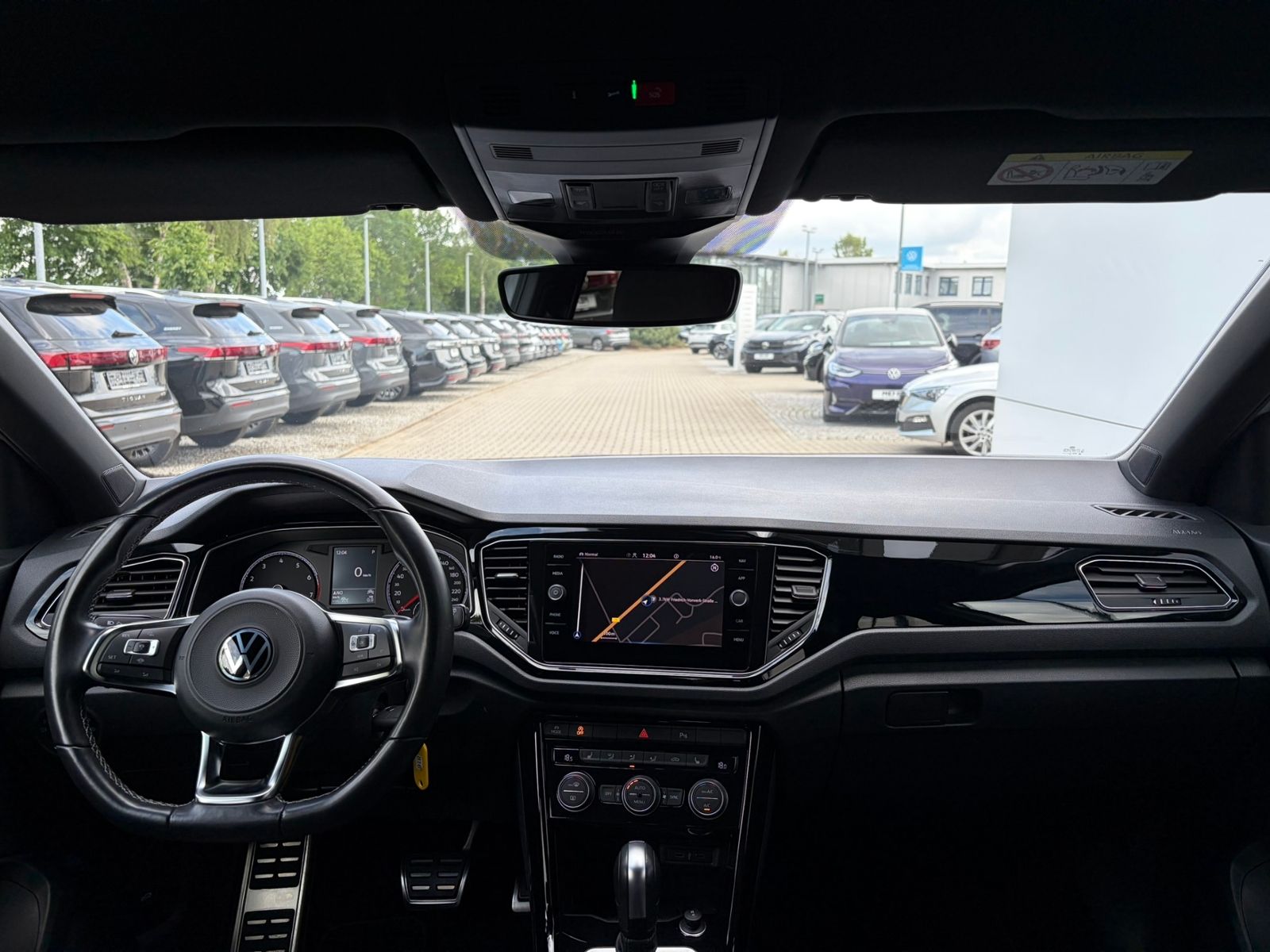 Fahrzeugabbildung Volkswagen T-Roc Sport 1.5 TSI DSG *BlackStyle,LED,ACC,Navi