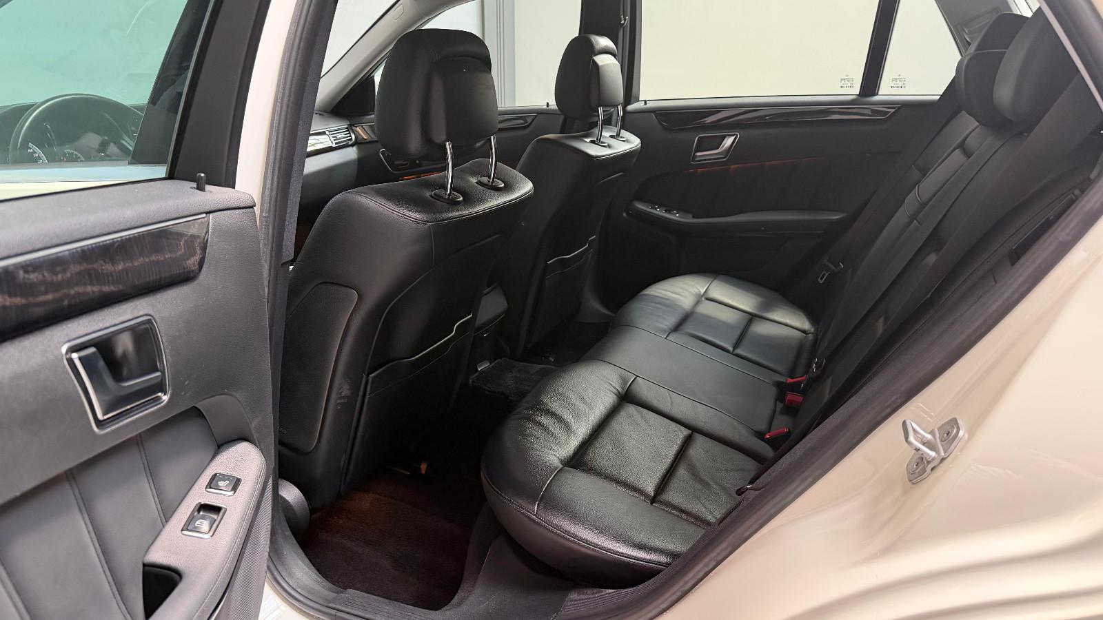 Mercedes-Benz E 300T E 350 4M BlueEfficiency  Leder KEYLESS-GO