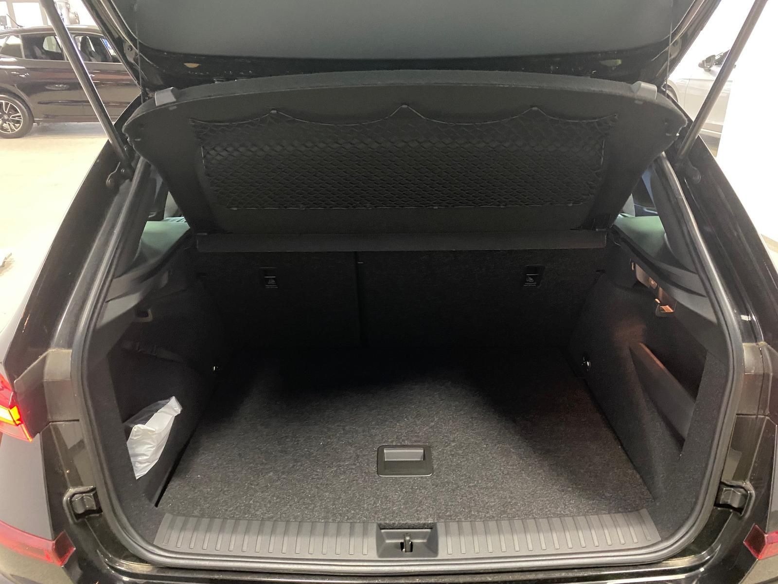 Fahrzeugabbildung SKODA Kamiq 1.5 TSI DSG Monte Carlo+MATRIX+PANO+5J GAR