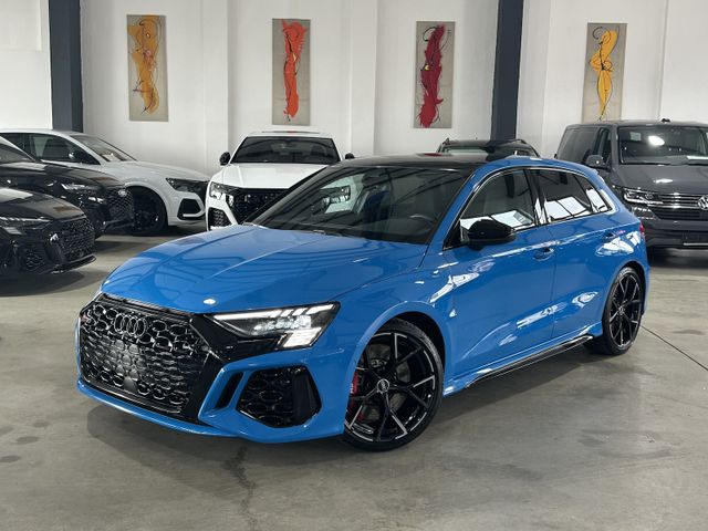 Audi RS3 Sportback/Pano/Matrix/AbGas/RFK/19-LM/