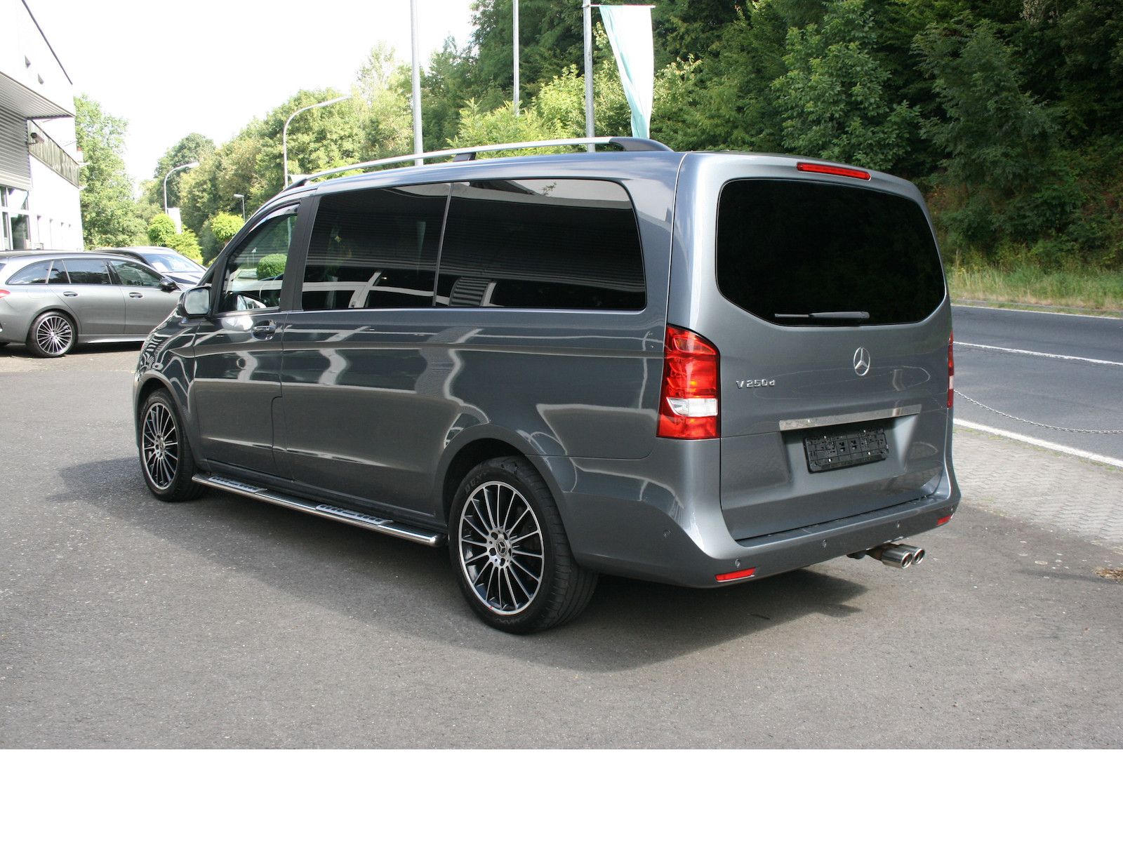 Fahrzeugabbildung Mercedes-Benz V 250 d Lang*2.5 T. Anhängelast*Trittbretter*AHK