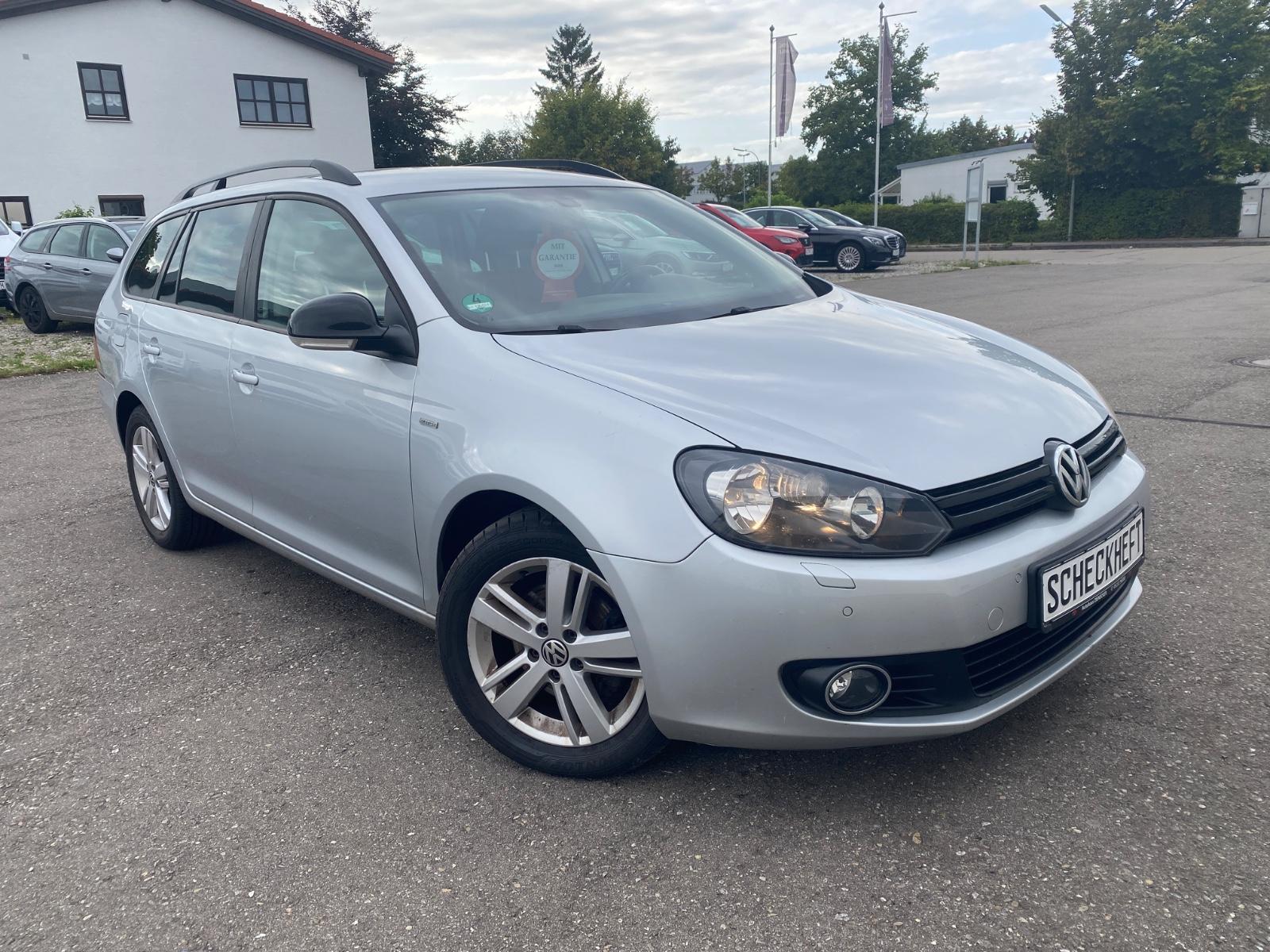 Volkswagen Golf 2012 — rear view