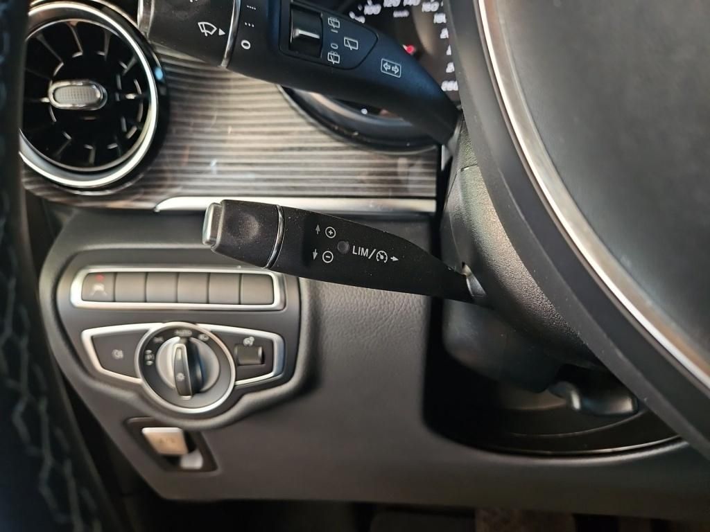 Fahrzeugabbildung Mercedes-Benz V 300 ED lang 7 Sitze Sound 19'' LED AHK 10''MBU