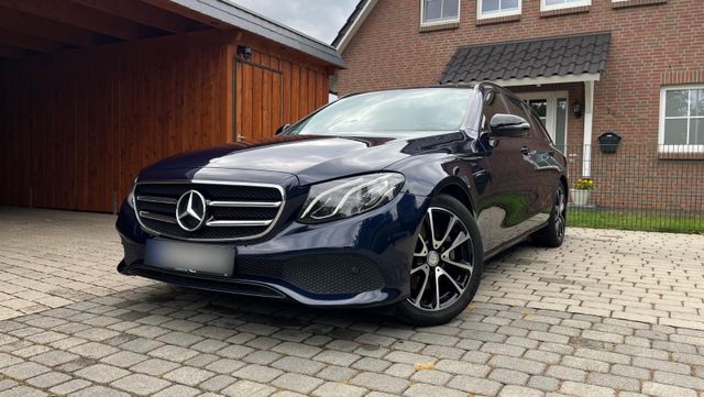 MERCEDES-BENZ E 200 T AVANTGARDE Autom. AVANTGARDE