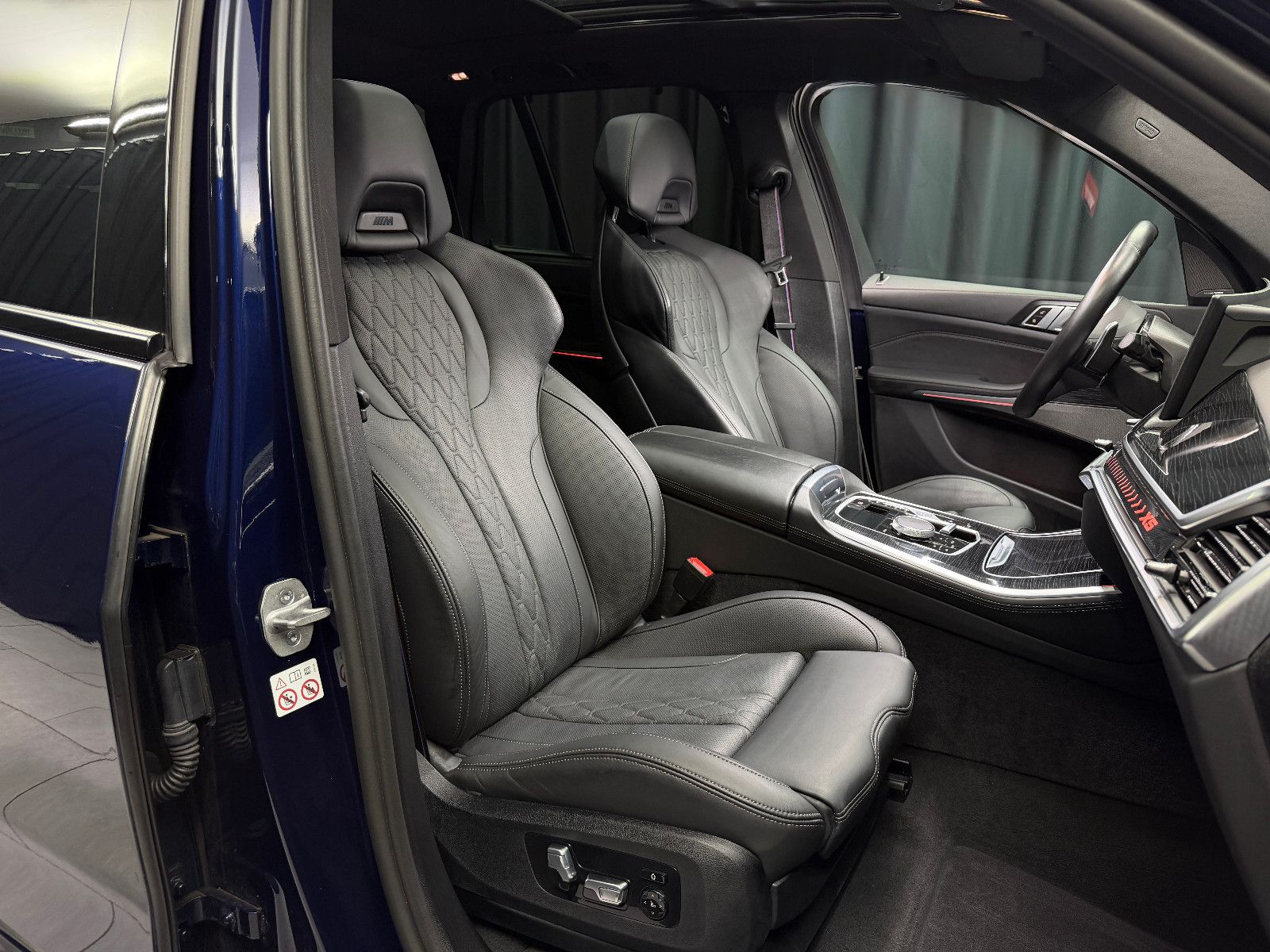 Fahrzeugabbildung BMW X5 40 d xDrive M SPORT PRO|PANO|M-SITZE|INDIVID