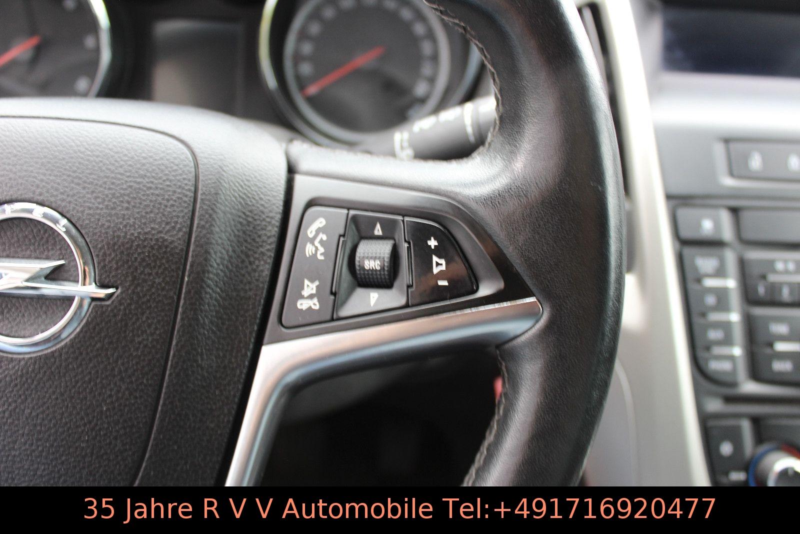 Opel Astra 2012 — photo 20