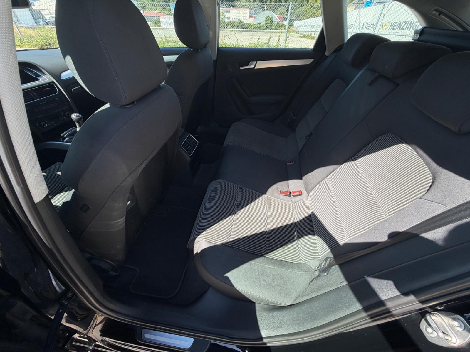 Audi A4 2009 — photo 11