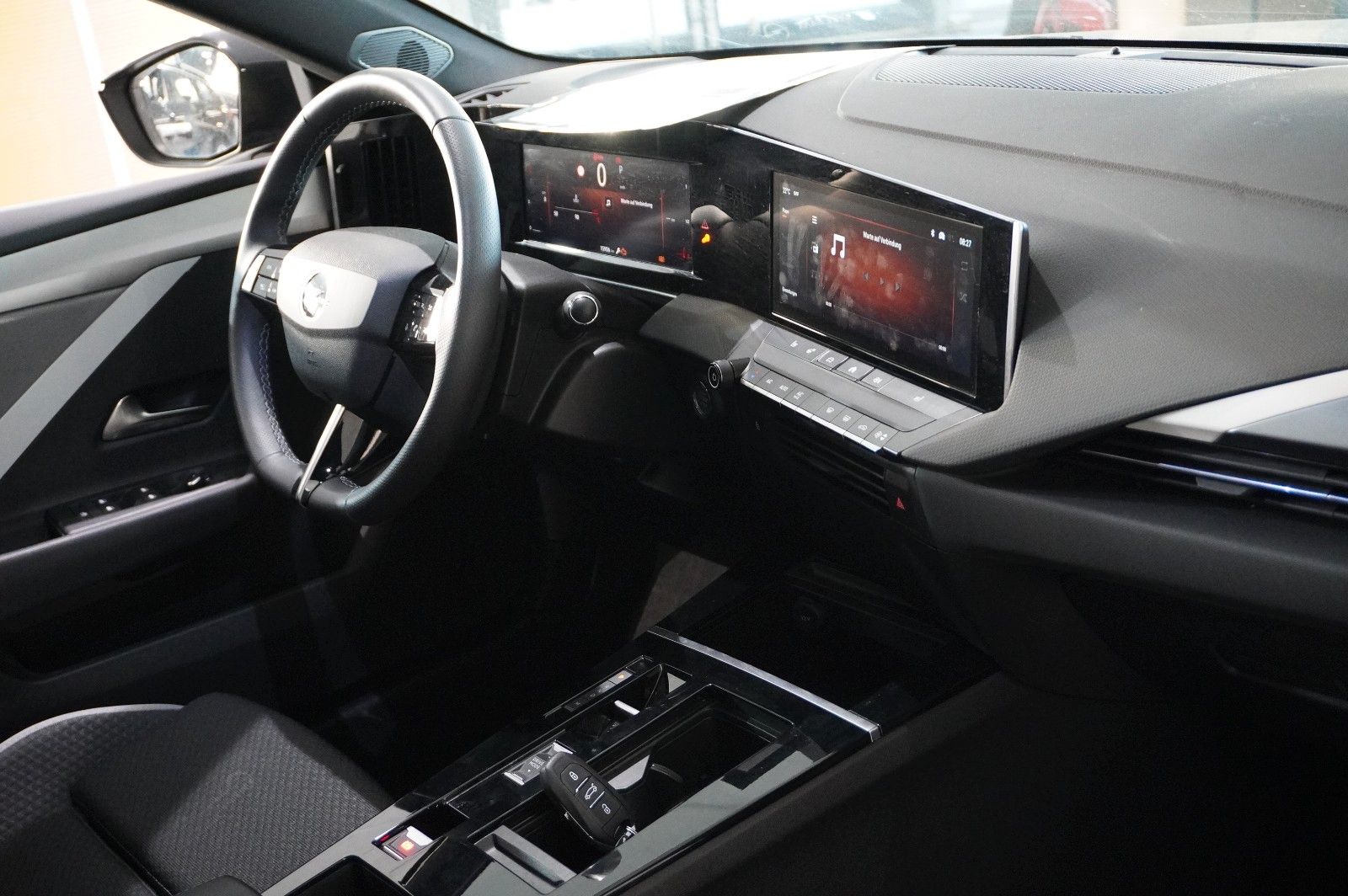 Fahrzeugabbildung Opel Astra L ST 1.2T EDITION AT-8 NAVI/LED/SPORT/DAB+