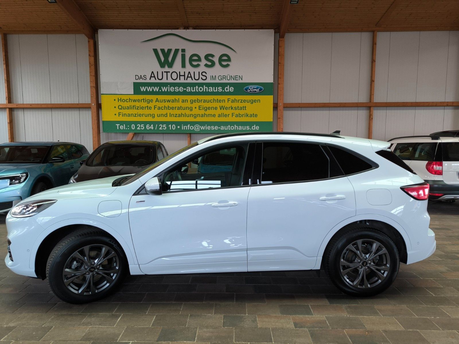 Ford Kuga 2,5 PHEV Hybrid ST-Line X,IACC,HUD,GJR