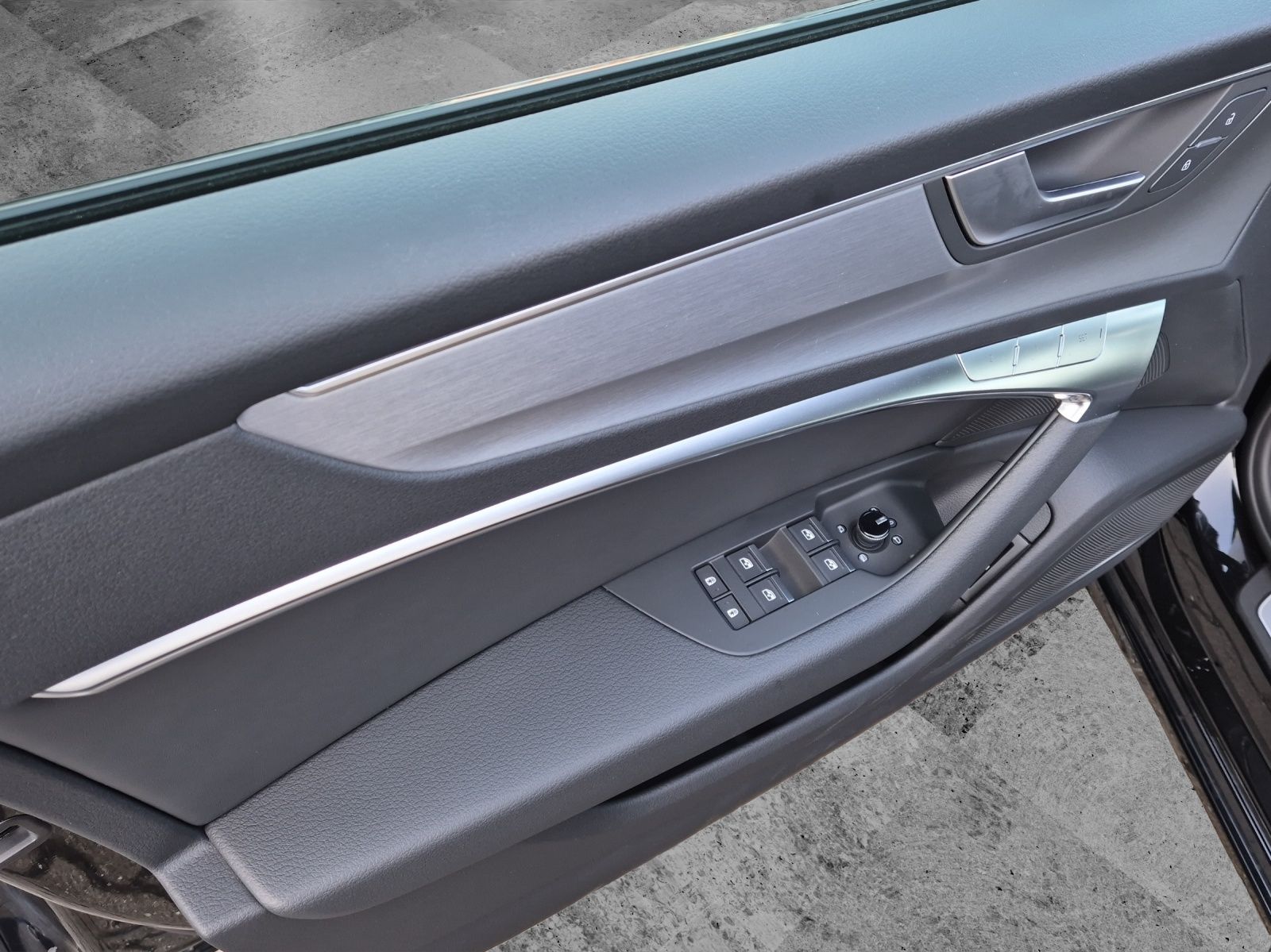 Fahrzeugabbildung Audi S6 Avant TDI quattro Matrix Navi AVC ACC B&O SHZ