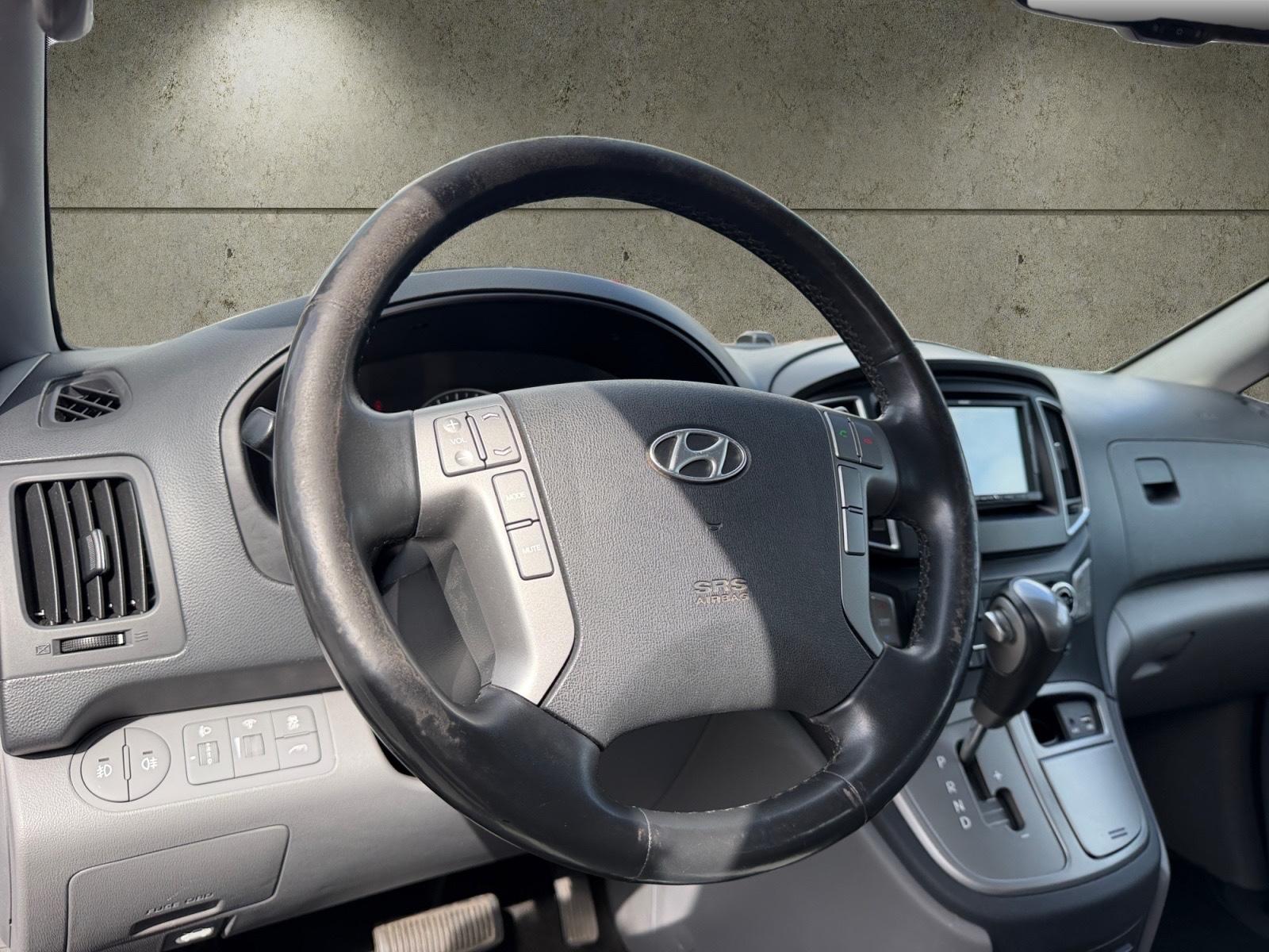 Hyundai H-1 Travel Comfort *AUTOM.*NAVI*SHZ*RFK*TÜV NEU*