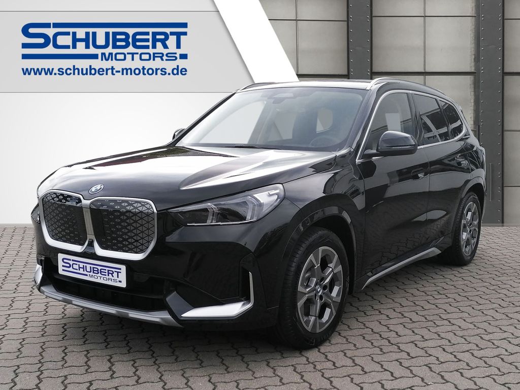 BMW iX1